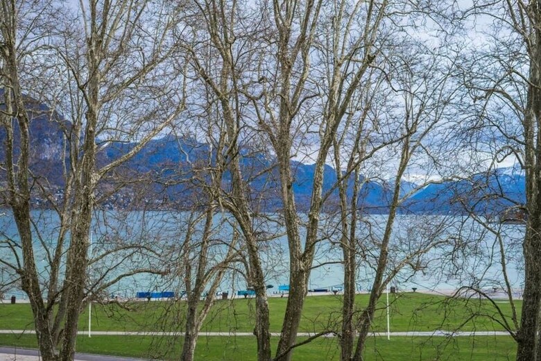 Albigny T2 Apartment Lake View