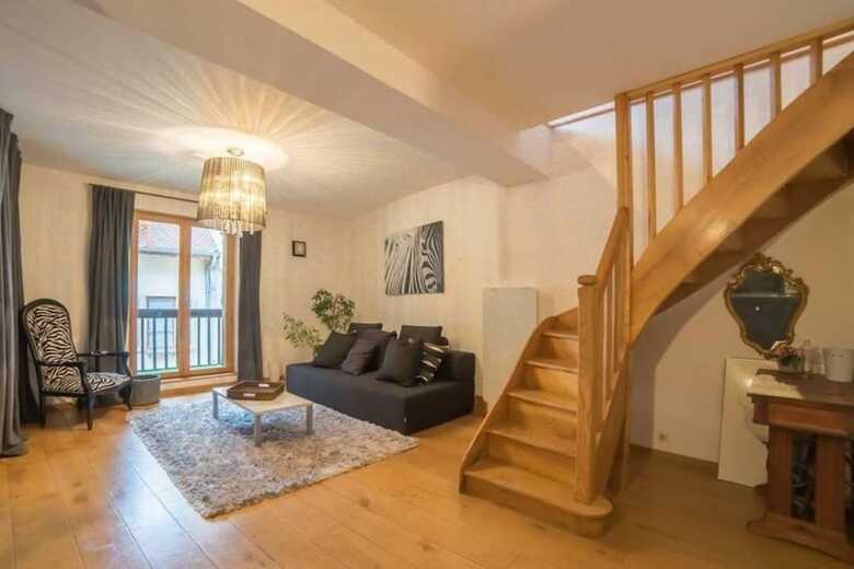Boudoir Old Town Triplex Apartment