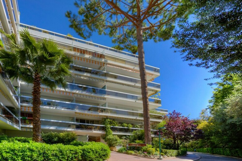 Les Lauriers Private Apartment
