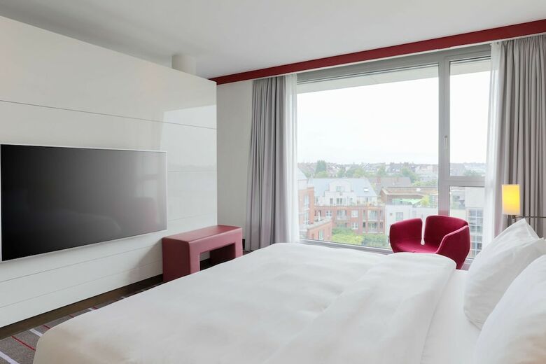 Radisson Blu Media Harbour Hotel, D�sseldorf