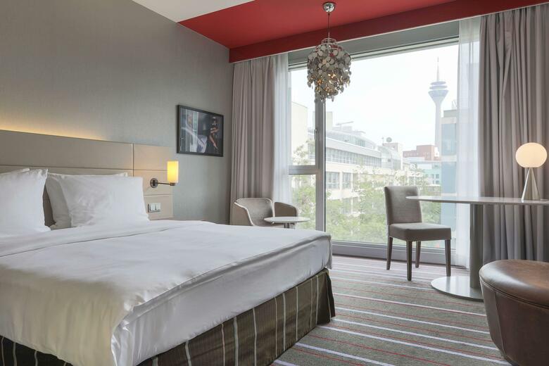 Radisson Blu Media Harbour Hotel, D�sseldorf