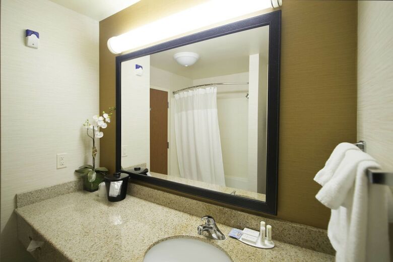 Hotel Fairfield Inn And Suites By Marriott Burley