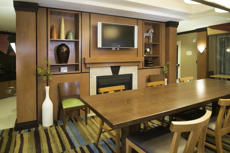 Hotel Fairfield Inn And Suites By Marriott Burley