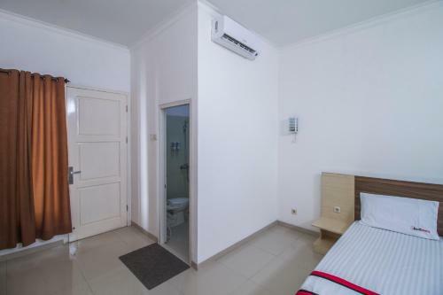 Hotel Reddoorz @ Jatiwaringin