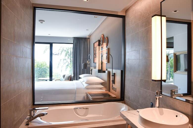 Hotel Four Points By Sheraton Phuket Patong Beach Resort
