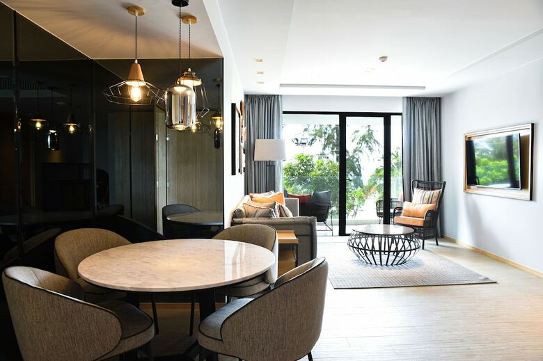 Hotel Four Points By Sheraton Phuket Patong Beach Resort