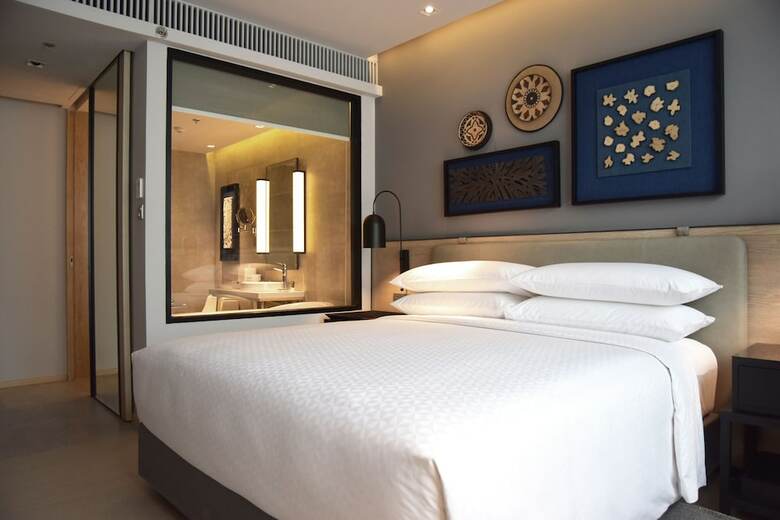 Hotel Four Points By Sheraton Phuket Patong Beach Resort