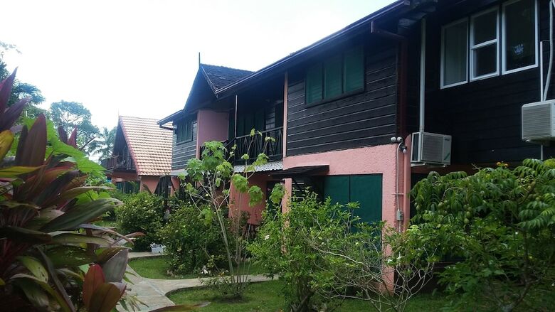 Bed & Breakfast Firefly Beach Cottages And Suites