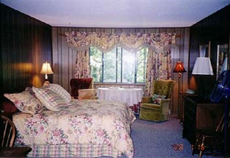 Innisfree Bed & Breakfast By-the-lake