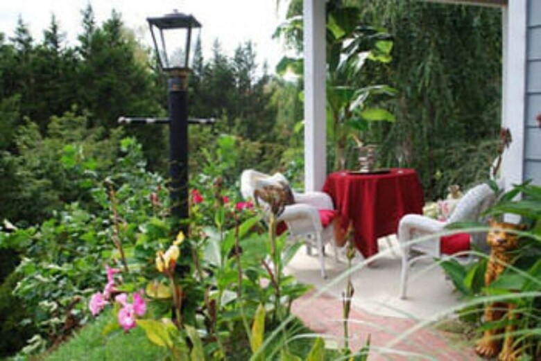 Innisfree Bed & Breakfast By-the-lake