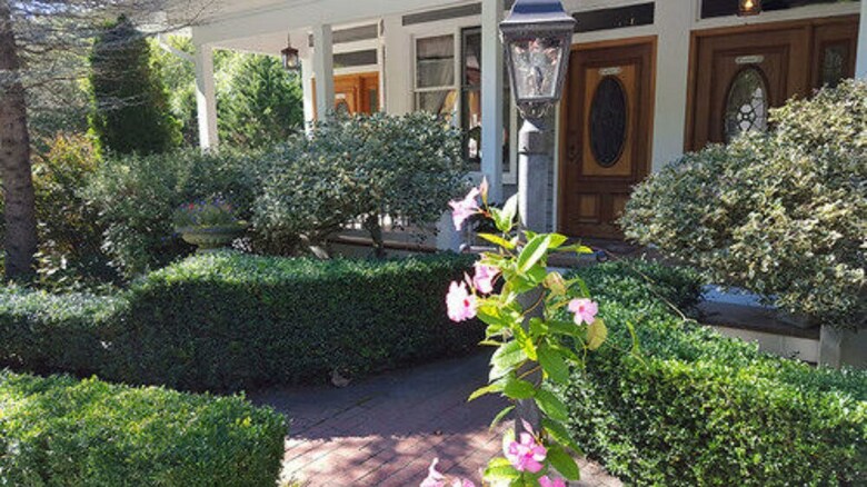 Innisfree Bed & Breakfast By-the-lake