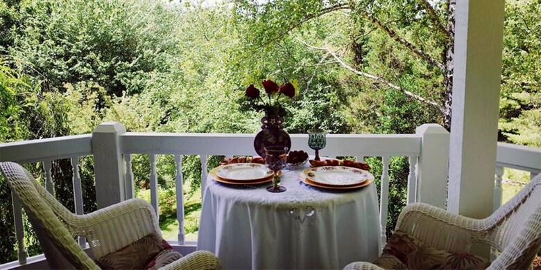 Innisfree Bed & Breakfast By-the-lake