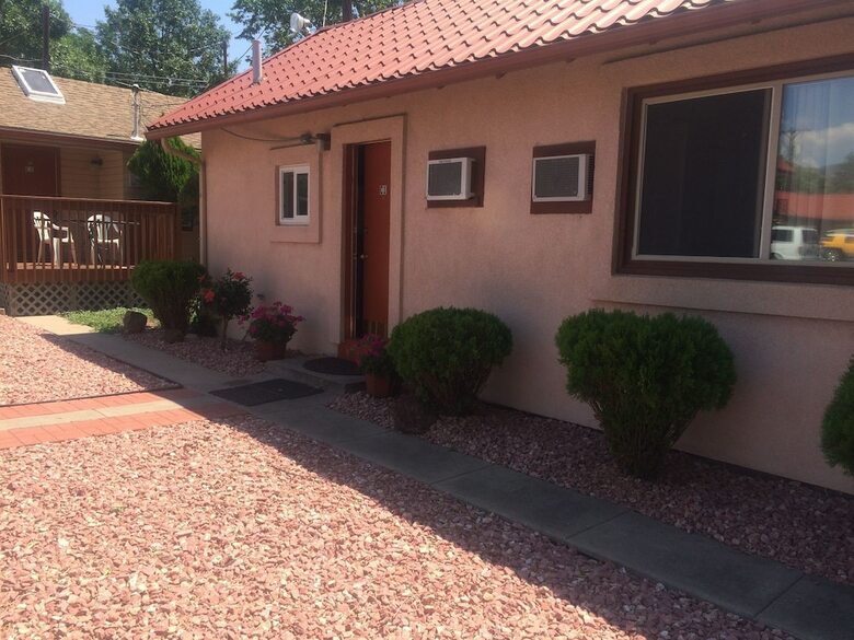 Garden Of The Gods Motel
