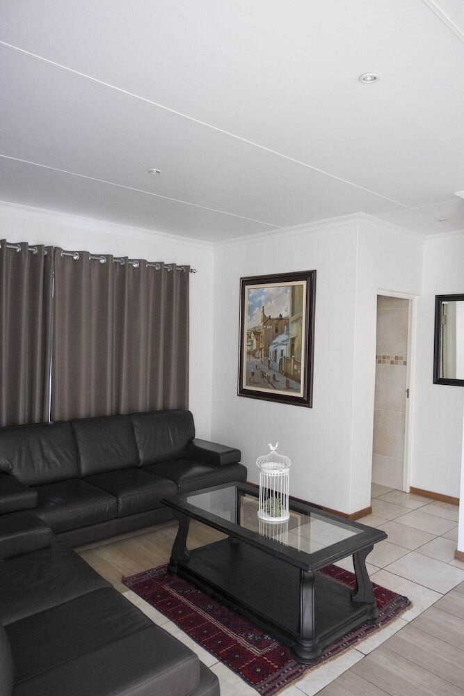Hotel President Lodge