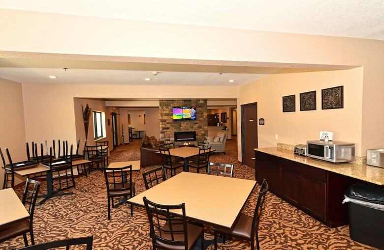 Hotel Cobblestone Inn & Suites - Clarion