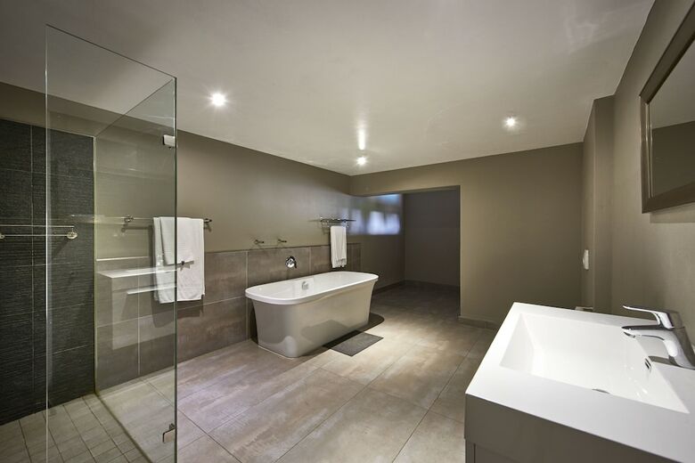 Dynasty Forest Sandown Hotel & Conference Centre