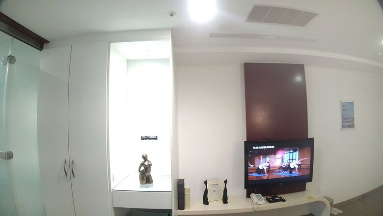Walker Hotel Sanchong Zhengyi Branch