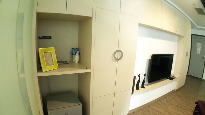 Walker Hotel Sanchong Zhengyi Branch