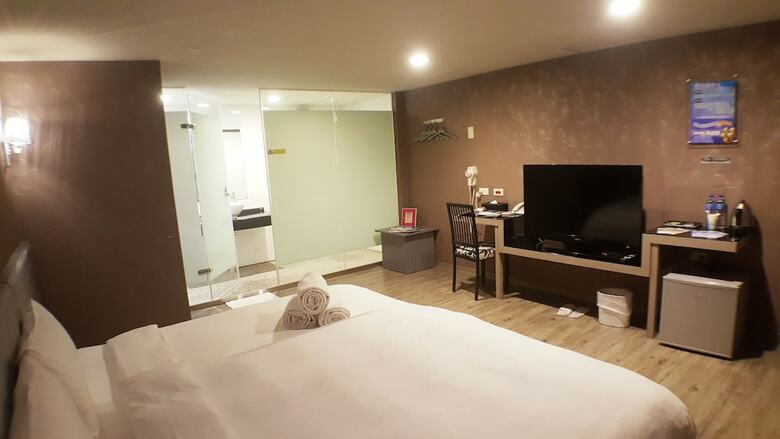 Walker Hotel Sanchong Zhengyi Branch