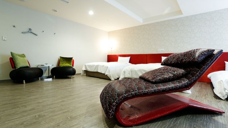 Walker Hotel Sanchong Zhengyi Branch