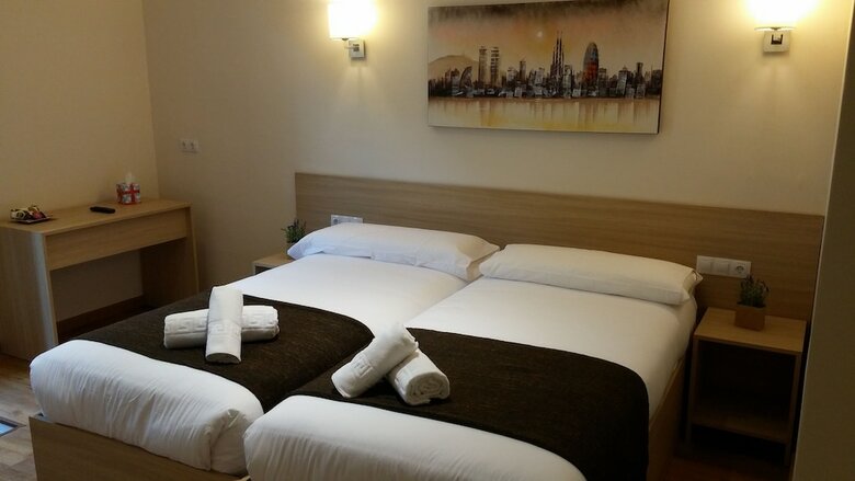 Pension Hostal Barcelona Travel