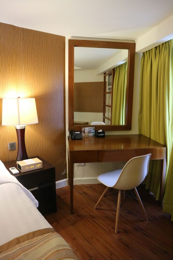 Hotel The Ferra Premier By Jg