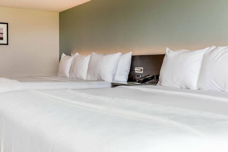 Wyndham Newport Hotel