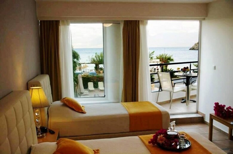 Aparthotel Faedra Beach Hotel