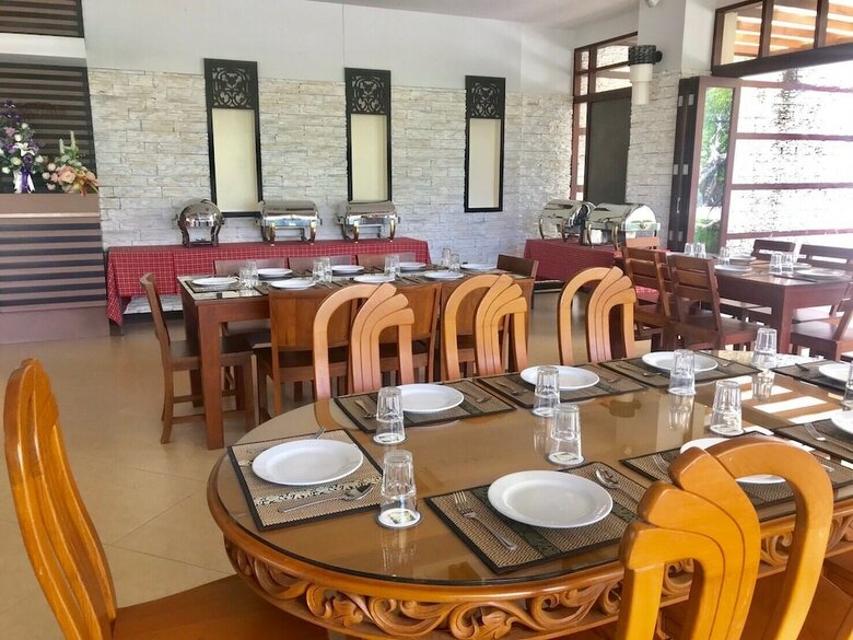 Hotel Tachawan Resort & Restaurant