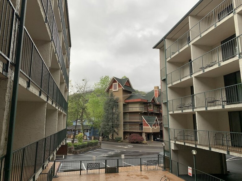 Hotel Oak Square Condominiums