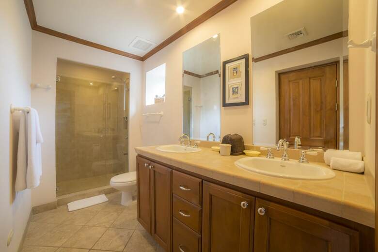 Stay In Cr Los Sue�os Condos