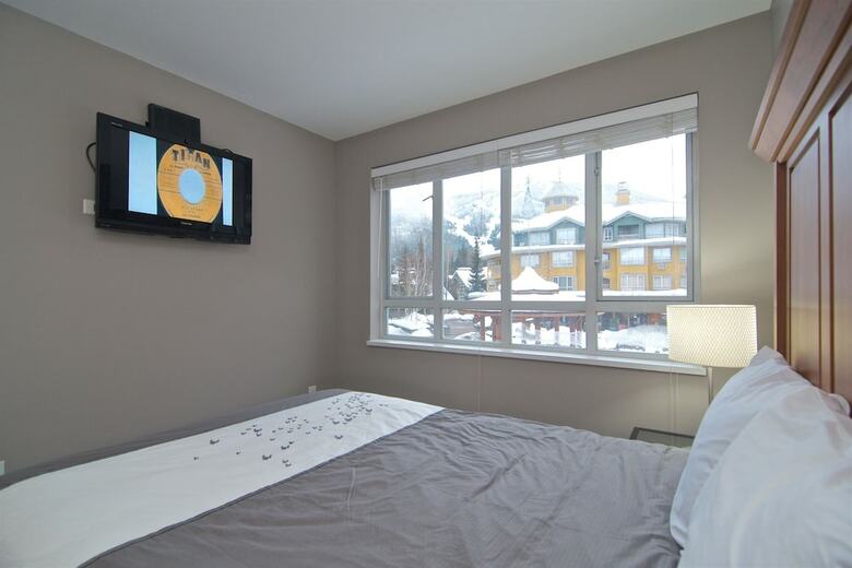 Whistler Blackcomb Vr At Town Plaza