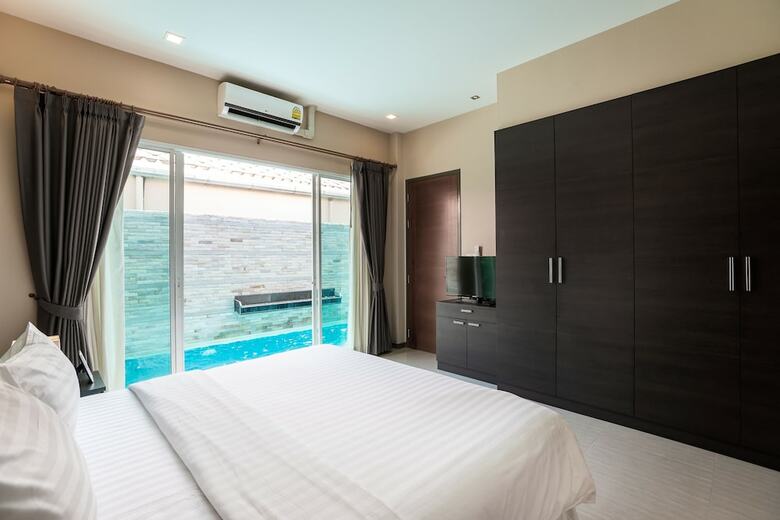 The Ville Jomtien Pool Villa