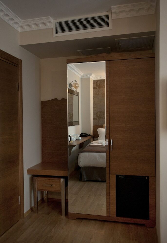 Pera Line Hotel