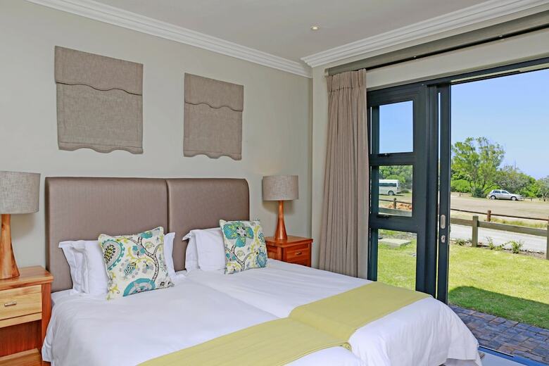 Apartamentos Brenton Haven Beachfront Resort