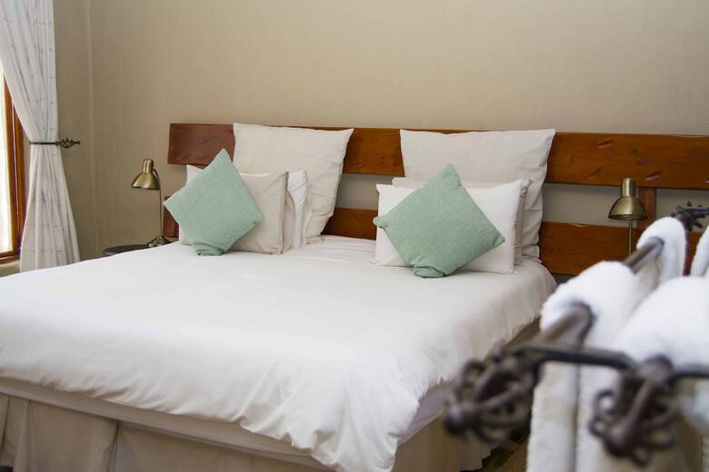 Hotel By Bush Telegraph Lodge