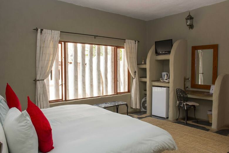 Hotel By Bush Telegraph Lodge