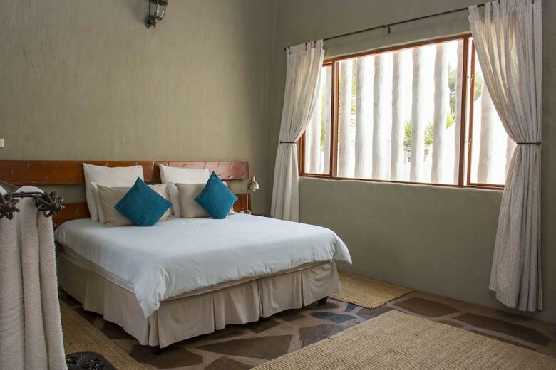 Hotel By Bush Telegraph Lodge