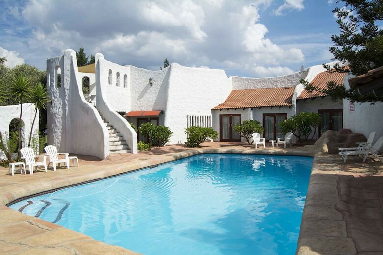 Hotel By Bush Telegraph Lodge