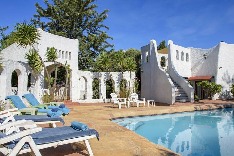 Hotel By Bush Telegraph Lodge