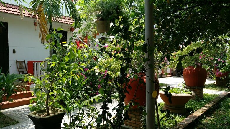 Hotel Red House Homestay