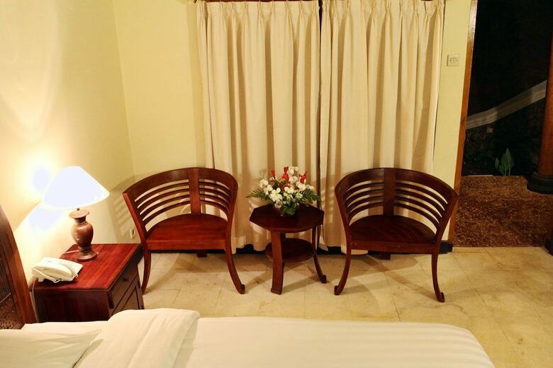 Hotel Queen Of The South Resort