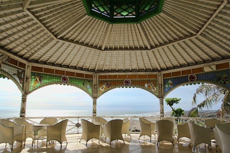 Hotel Queen Of The South Resort