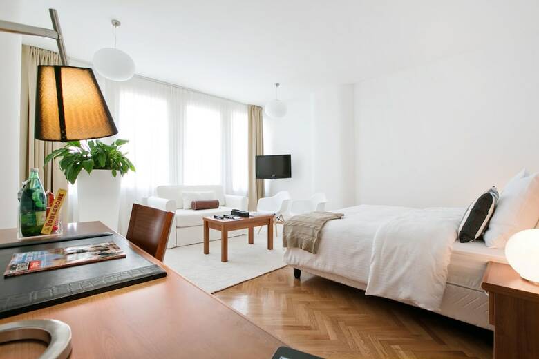 Apartamentos Angel Main Square