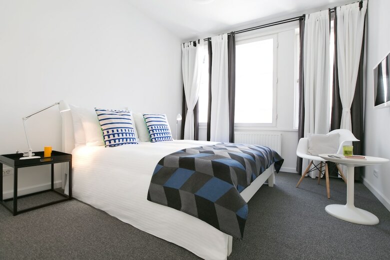 Apartamentos Angel Main Square