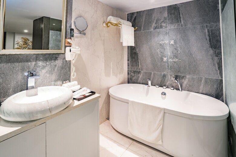 Cicilia Hotel And Spa