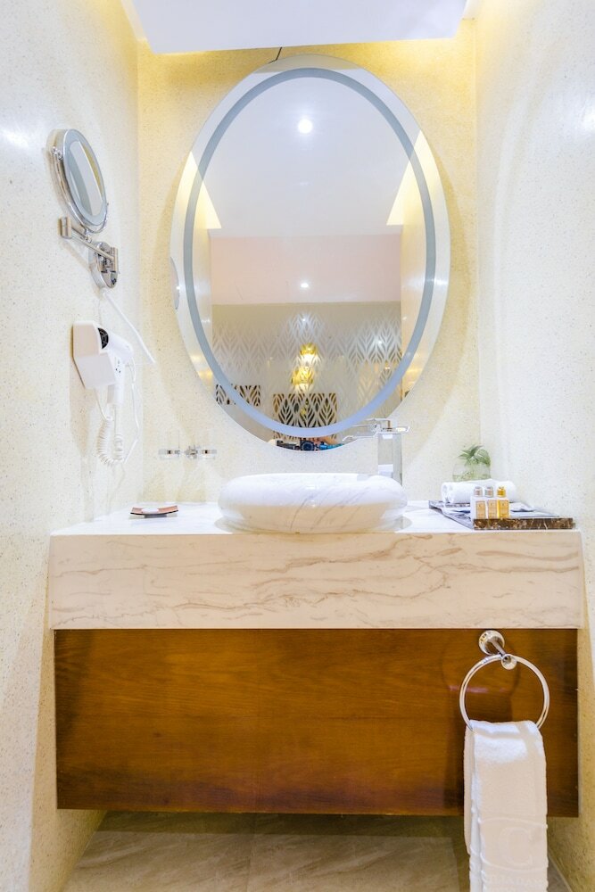 Cicilia Hotel And Spa