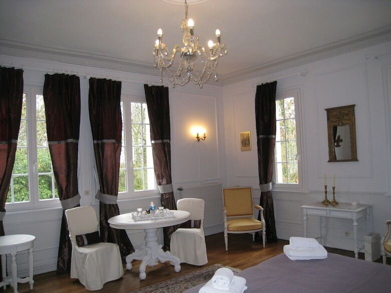 Hotel Le Ch�teau D'omi�court