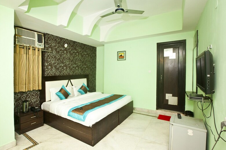 Oyo 337 Hotel Anand