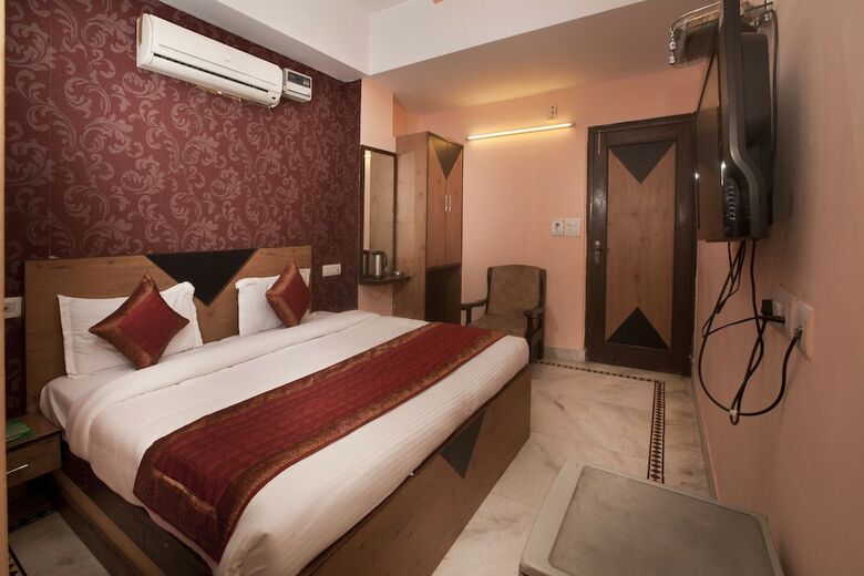 Oyo 337 Hotel Anand